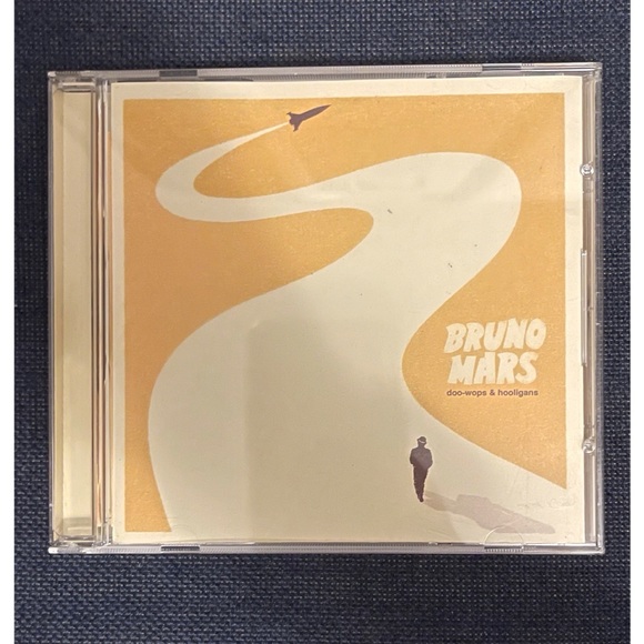 CD lot - 1/ 5$ all for 35$ - Picture 13 of 14